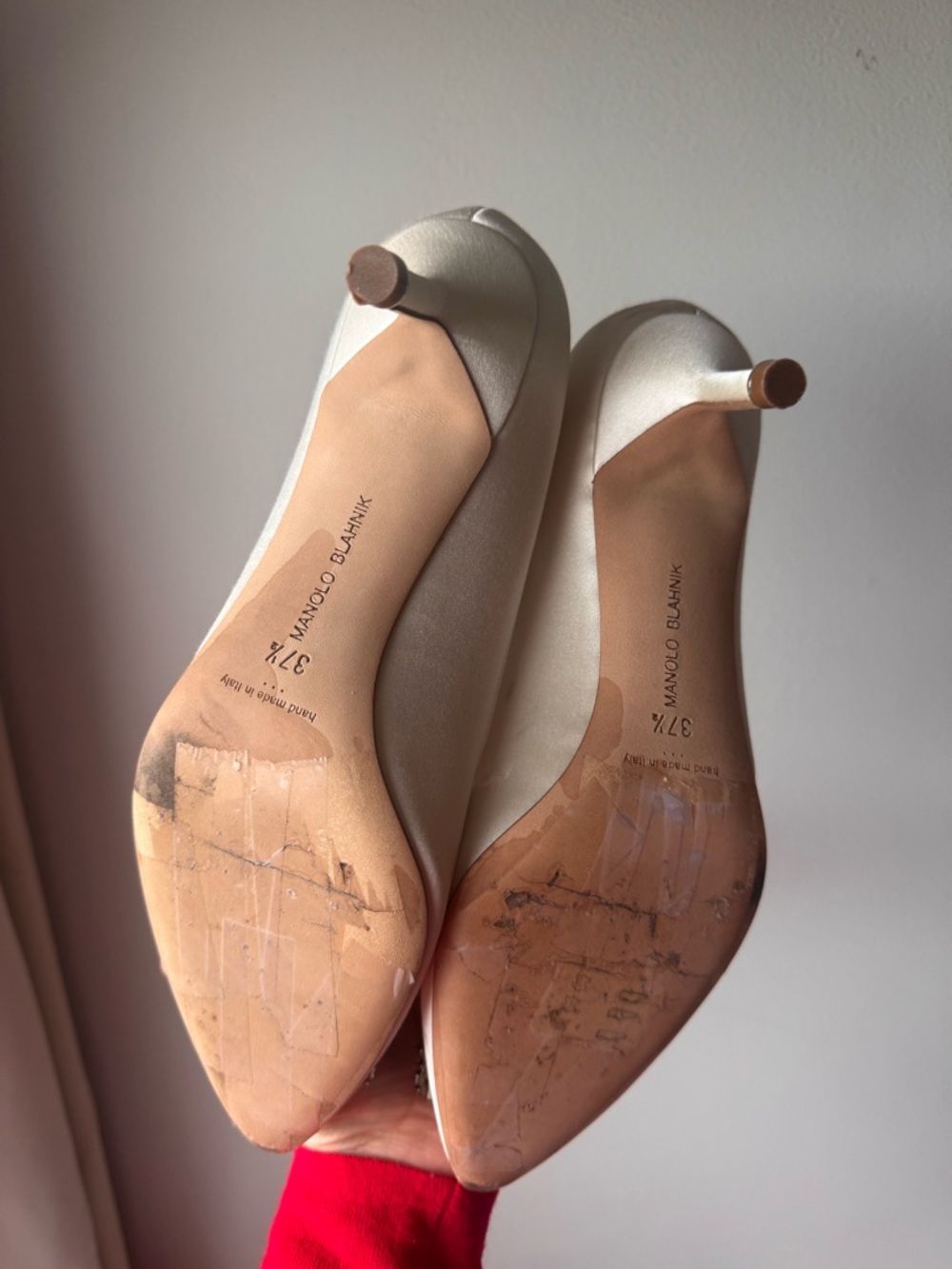 Manolo Blahnik Cream Satin pumps - Picture 5 of 13